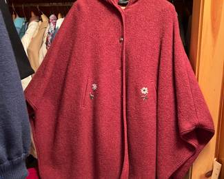 TOP QUALITY LADIES CLOTHING INCLUDING A LARGE AMOUNT OF WOOL ITEMS INCLUDING SWEATERS 