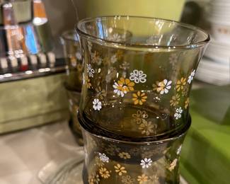VINTAGE DRINKWARE