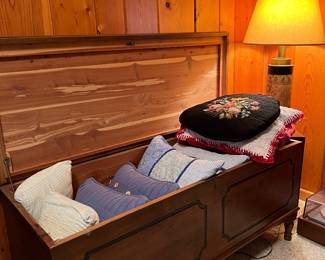 MAHOGANY CEDAR CHEST CIRCA 1930