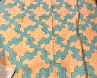 DRUNKARDS PATH VINTAGE QUILT - ALSO KNOWN AS SOLOMONS PUZZLE