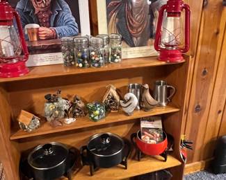 SMALL BOOKCASE, MARBLES, FONDOU POTS
