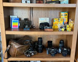 VINTAGE CAMERAS INCLUDING MINOLTA, NIKON, POLAROID ..