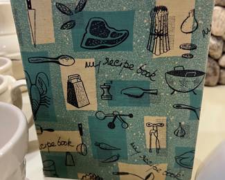 COOKBOOKS - INCLUDING VINTAGE ONES