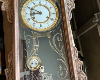 MANTEL CLOCK