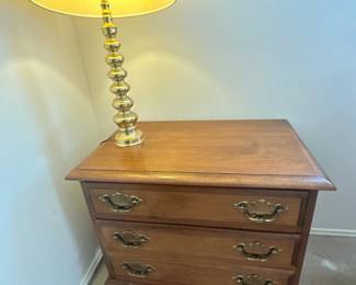 Short dresser