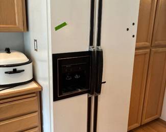 Refrigerator / freezer