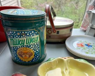 Vintage tins and lunchboxes