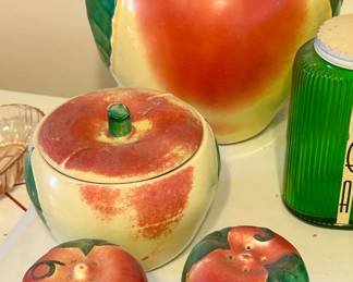 Hull Pottery Blushing Apple Set