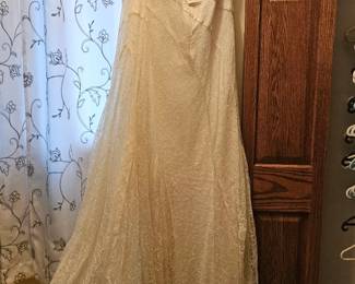 22w Vera Wang 2018 never worn. David's bridal