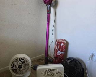 AM142Dyson stick vac and more