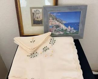 AM118Italian Art  Linens
