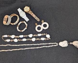 AM238White Toned Costume Jewelry