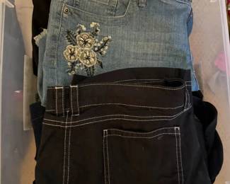 AM262Mystery Lot Womens Size 16 Bottoms