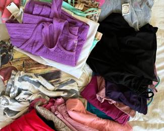 AM295Womens Assorted Tops XL Mystery Lot