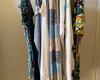 AM215Womens Large Tops