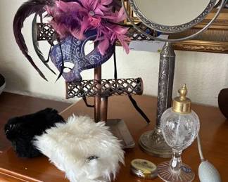 AM304Vanity Accessories