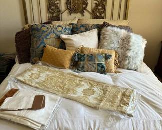 AM298Queen Bed With Headboard, Bedding,  More