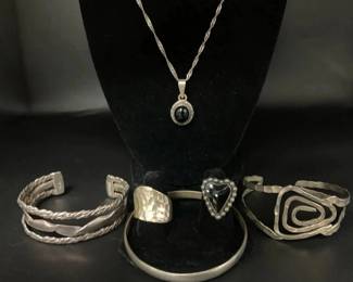 AM287VSilver, Onyx  More