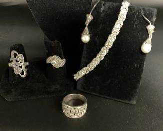 AM230VSparkly Silver Jewelry