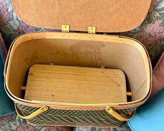 ANTIQUE PICNIC BASKET