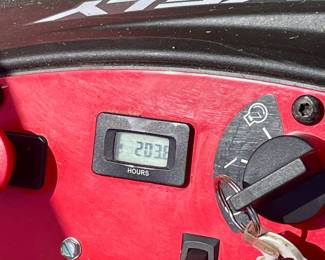 GRAVELY ZERO-TURN HD-60, 204 HOURS, LED LIGHTS, TRAILER HITCH