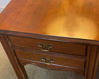2-DRAWER END TABLE
