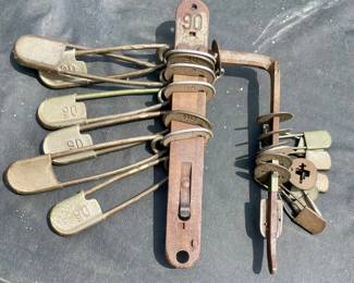 Set/13 ANTIQUE BRASS KEYES-DAVIS LAUNDRY PINS & CADDY