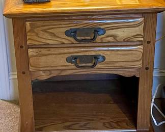 VINTAGE LINK-TAYLOR "COUNTRYSIDE" NIGHTSTAND