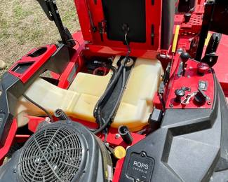 GRAVELY ZERO-TURN HD-60, 204 HOURS, LED LIGHTS, TRAILER HITCH