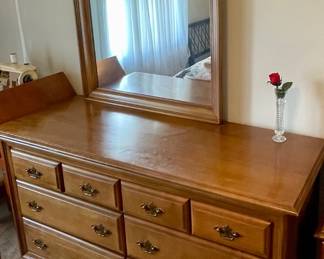 VINTAGE SUMTER FURNITURE CO. DRESSER/MIRROR