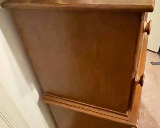 ANTIQUE CHEST OF DRAWERS
