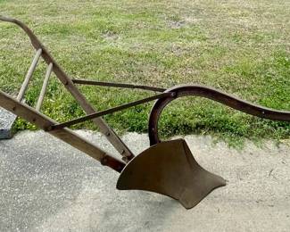 ANTIQUE MULE PLOW