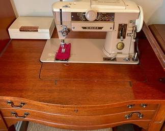 VINTAGE/ANTIQUE SINGER 401A WITH ACCESSORIES, CABINET AND BENCH