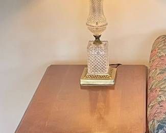 2-DRAWER END TABLE, CRYSTAL/BRASS LAMP (2-AVAILABLE)