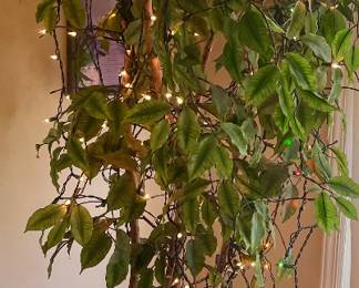 LIGHTED FOLIAGE IN BRASS & COPPER BAND PLANTER