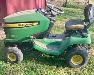 JOHN DEERE X300 "PARTS" MOWER - **DOES NOT RUN**