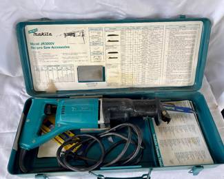 MAKITA JR3000V RECIPRO SAW IN METAL CASE