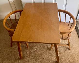 VINTAGE TODDLER TABLE AND 2-BARREL BACK CHAIRS