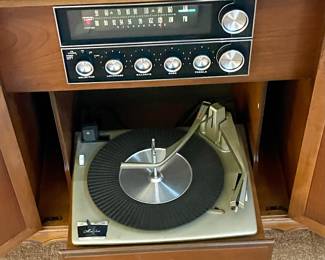 1963 SEARS SILVERTONE AM/FM/PHONE CABINET - GREAT SOUND, WORKS WELL