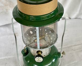 *NOS VINTAGE COLEMAN LANTERN