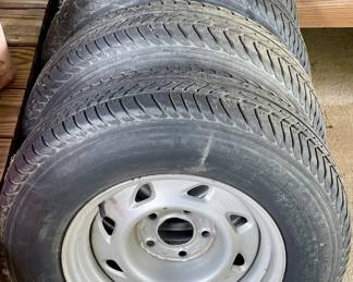 SET/4 TIGER-PAW AWP-II P205/75R15 97S M+S