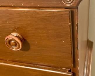 ANTIQUE CHEST OF DRAWERS