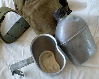 WWII CANTEEN SET AND BELT