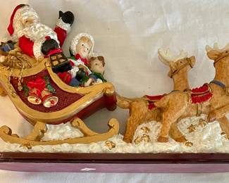 SANTA SLEIGH DECOR