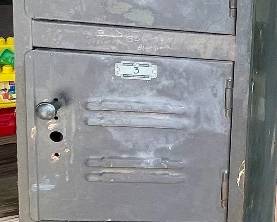 Vintage 6-Locker Set