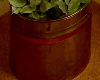 LIGHTED FOLIAGE IN BRASS & COPPER BAND PLANTER