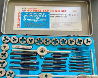 40-PC TAP AND DIE SET