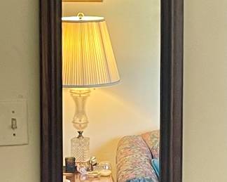 FOYER MIRROR OVER CHEST