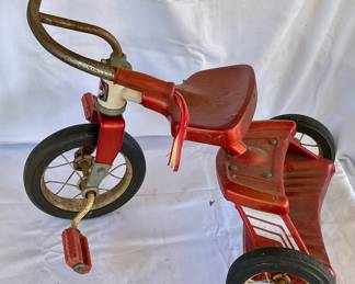 VINTAGE COLUMBIA TRICYCLE