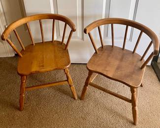 VINTAGE TODDLER TABLE AND 2-BARREL BACK CHAIRS
